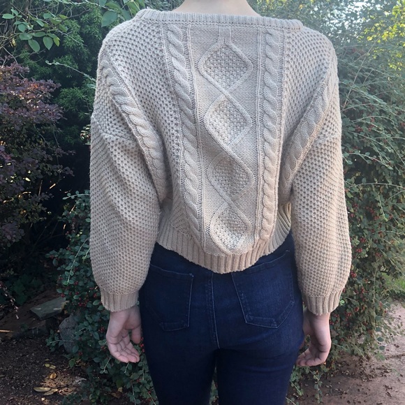 Cropped cable-knit sweater - Picture 2 of 7